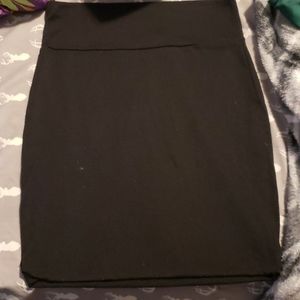 Black mini pencil skirt